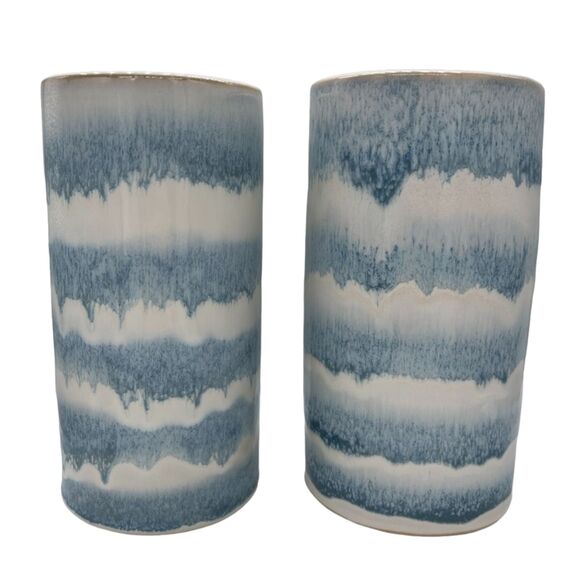 2 Blue Verigated Vases Ceramic Blue & White Pottery - Picture 1 of 7